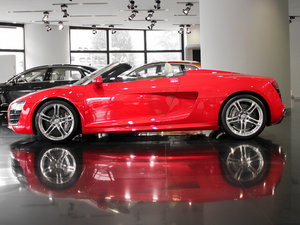 2011款Spyder 5.2 FSI 敞篷版 正侧（左）