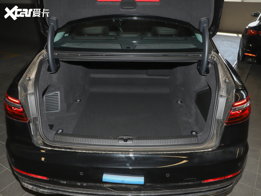 2025WA8 A8L 45 TFSI quattro A