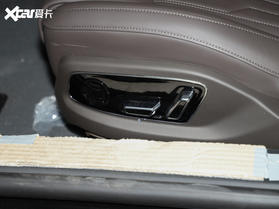 2025WA8 A8L 45 TFSI quattro A