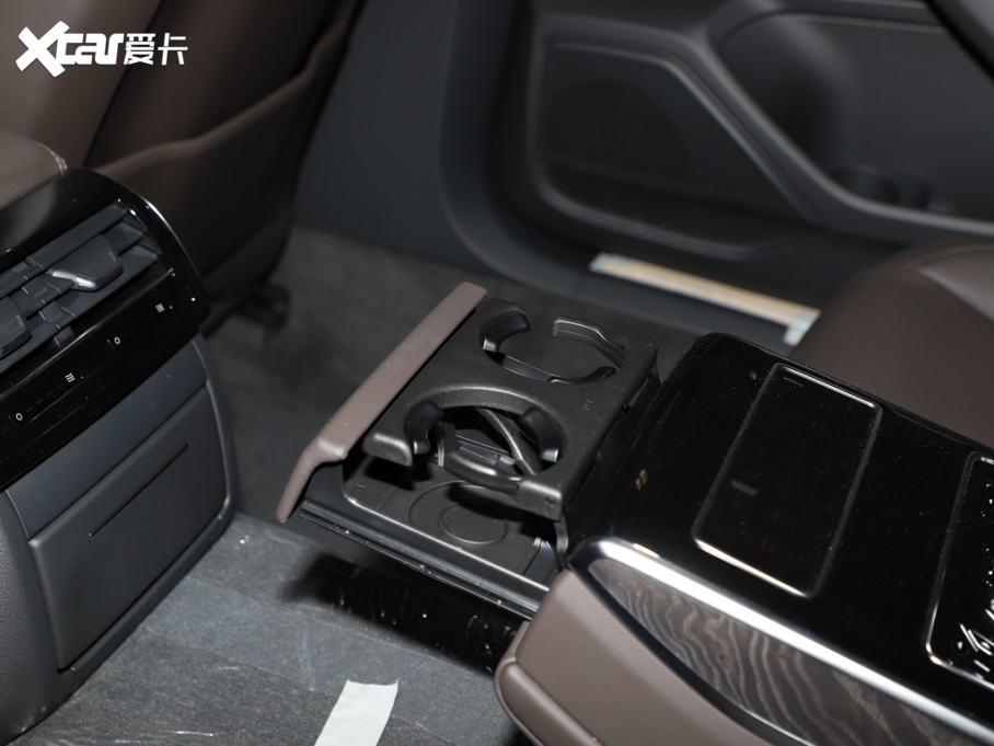 2025WA8 A8L 45 TFSI quattro A