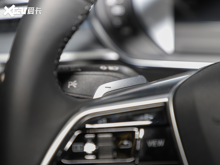 2025WA8 A8L 45 TFSI quattro A