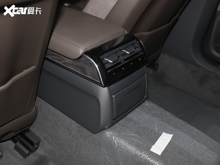 2025WA8 A8L 45 TFSI quattro A