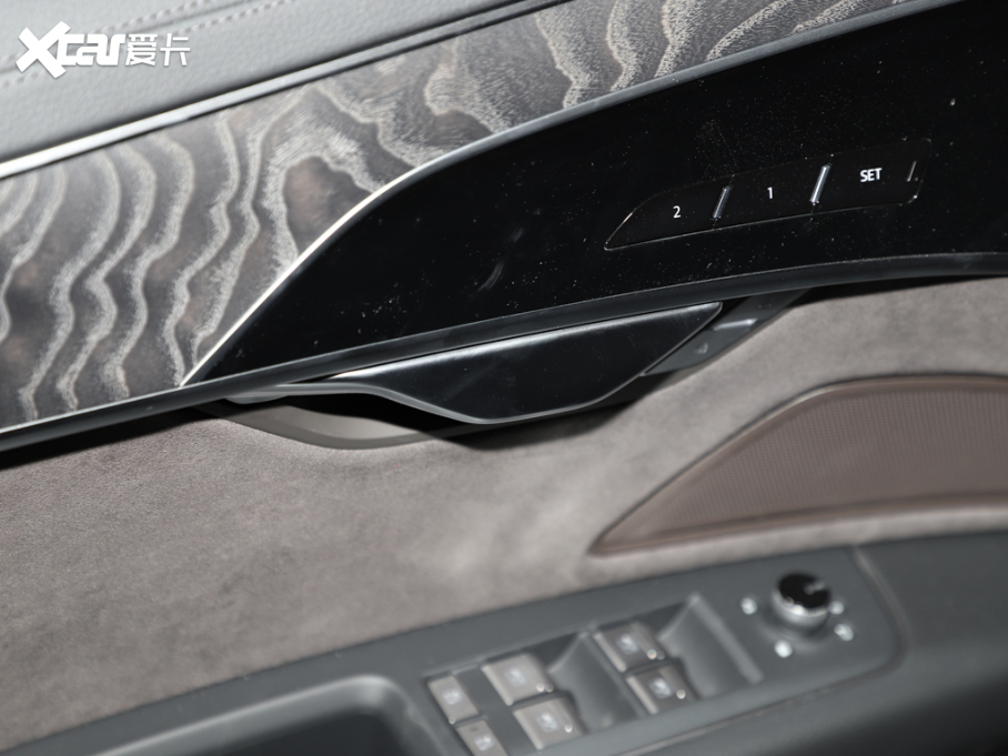 2025WA8 A8L 45 TFSI quattro A