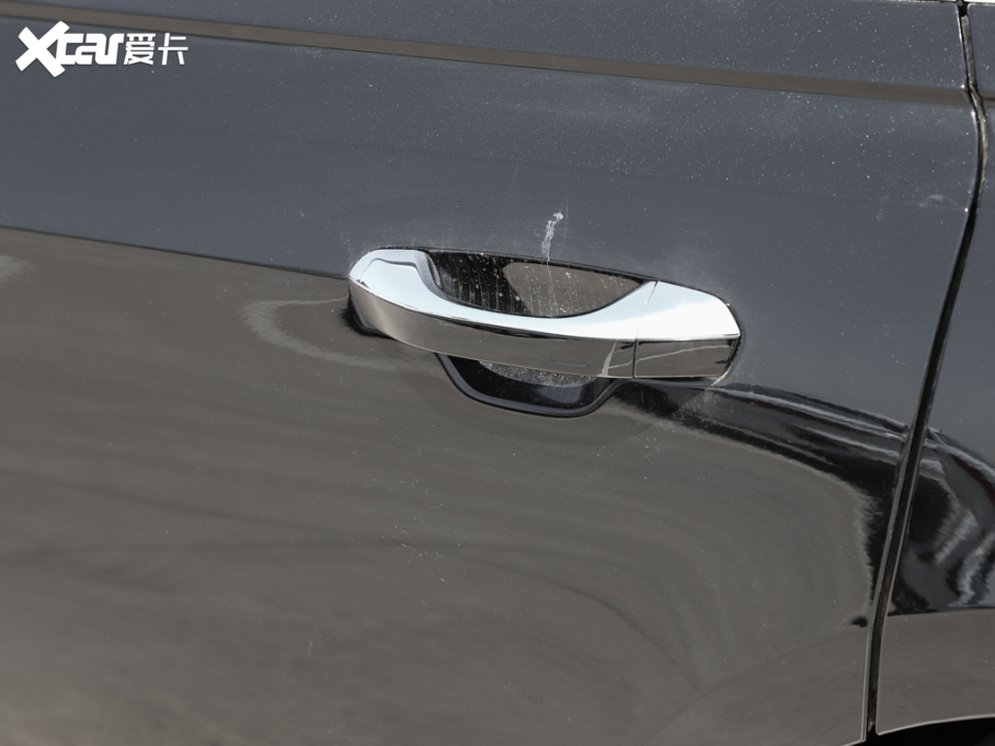 2025WA8 A8L 45 TFSI quattro A