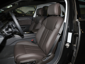 2025A8L 45 TFSI quattro A g