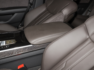 2025��A(y��)8L 45 TFSI quattro ���A�� �п؅^(q��)