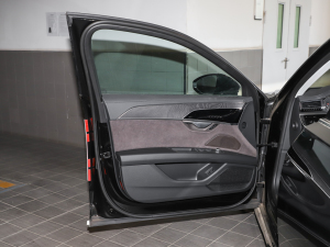 2025��A(y��)8L 45 TFSI quattro ���A�� �п؅^(q��)