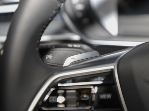 2025��A(y��)8L 45 TFSI quattro ���A�� �п؅^(q��)