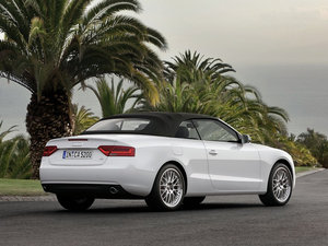 2012��2.0TFSI Cabriolet ���w���^