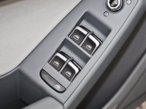 2012款2.0TFSI Sportback quattro 主驾车窗控制区	