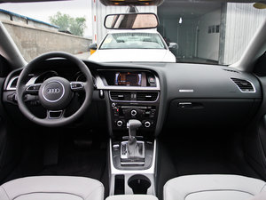 2012款2.0TFSI Sportback quattro 内饰全景