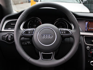 2012款2.0TFSI Sportback quattro 方向盘
