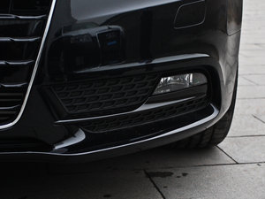2012款2.0TFSI Sportback quattro 前雾灯