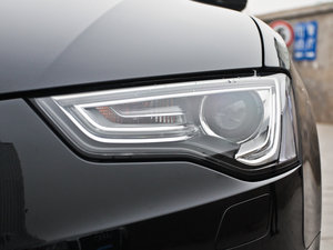 2012款2.0TFSI Sportback quattro 大灯
