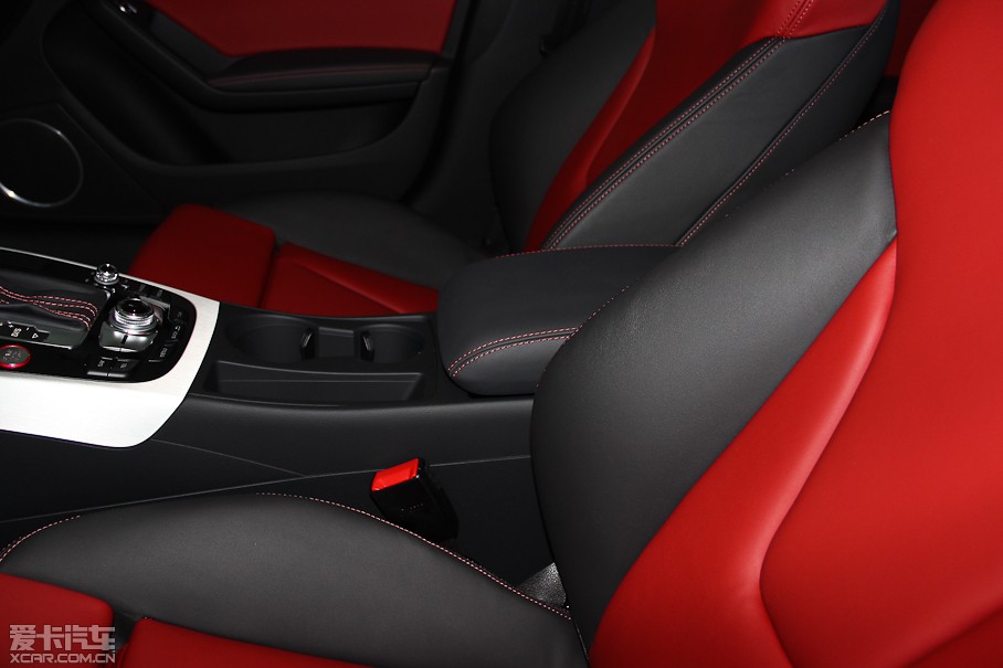 2012?yun)WS5 3.0TFSI quattro Sportback