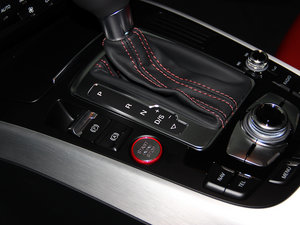 20123.0TFSI quattro Sportback п؅^