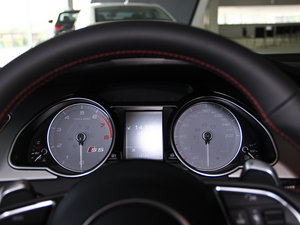 20123.0TFSI quattro Sportback п؅^