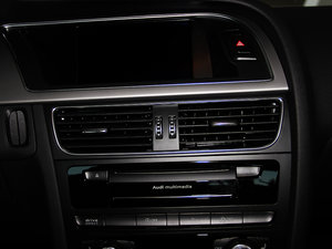 20123.0TFSI quattro Sportback п؅^