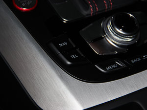 20123.0TFSI quattro Sportback п؅^