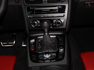 20123.0TFSI quattro Sportback п؅^