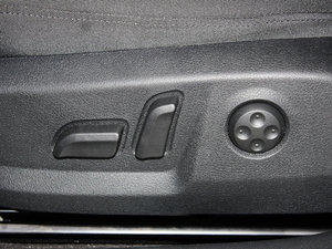 2012款Sportback 1.4T 技术版 主驾驶座椅调节
