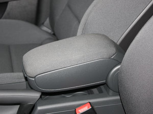 2012款Sportback 1.4T 技术版 中央扶手箱