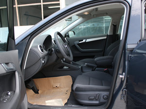 2012款Sportback 1.4T 技术版 前排空间