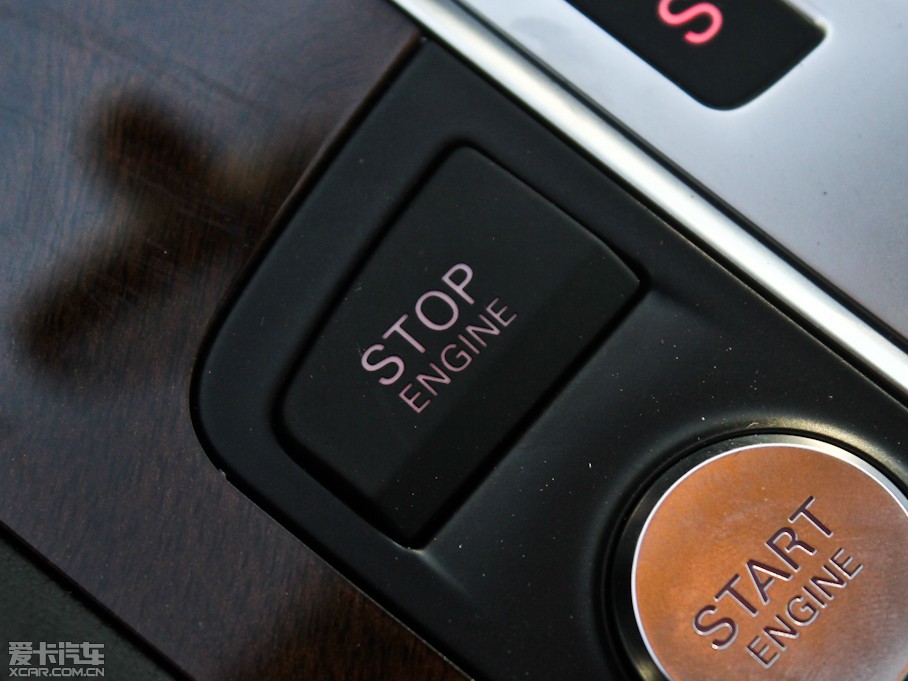 2012��?yu��n)W��Q7 3.0TFSI ���m��(245kW)