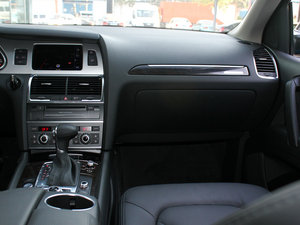 2012款3.0TFSI 进取型(200kW)  中控区