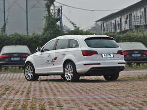 2012款3.0TFSI 专享型(245kW) 左后45度