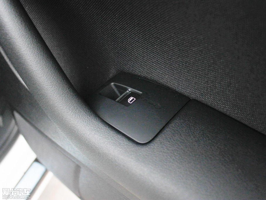 2013��?yu��n)W��A3 Sportback(�M(j��n)��) Sportback 30 TFSI ���A��