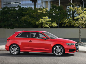 2013?yun)WA3 Sportback(M(jn)) w^