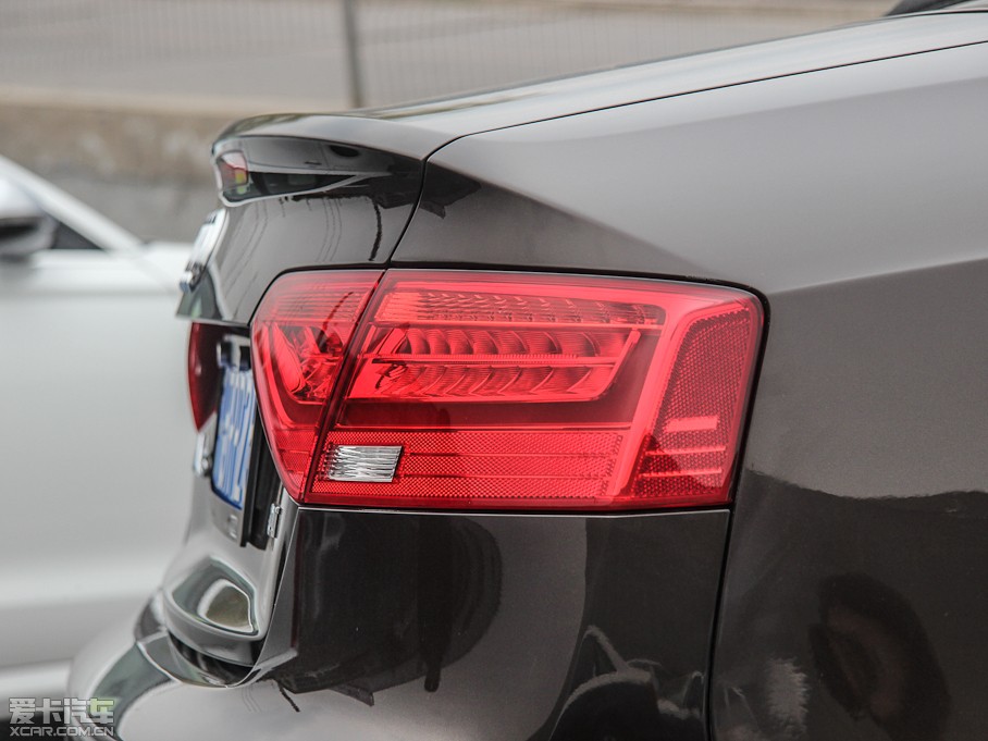 2012��?yu��n)W��A5 Cabriolet 2.0TFSI Cabriolet