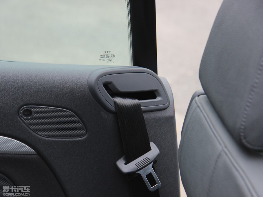 2012��?yu��n)W��A5 Cabriolet 2.0TFSI Cabriolet