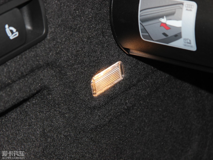 2012��?yu��n)W��A5 Cabriolet 2.0TFSI Cabriolet