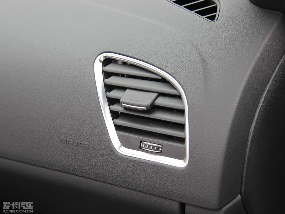 2012��?yu��n)W��A5 Cabriolet 2.0TFSI Cabriolet