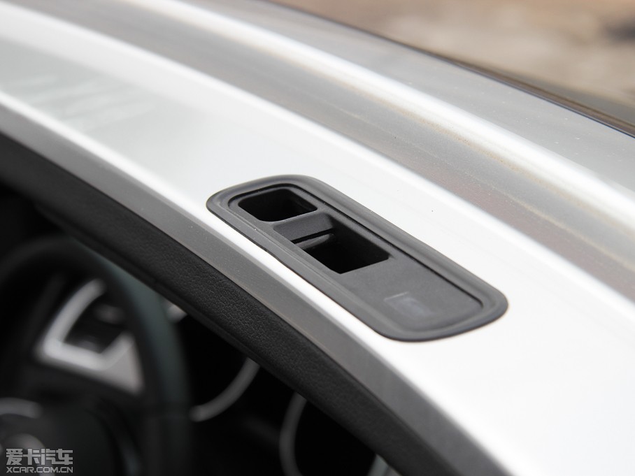 2012��?yu��n)W��A5 Cabriolet 2.0TFSI Cabriolet