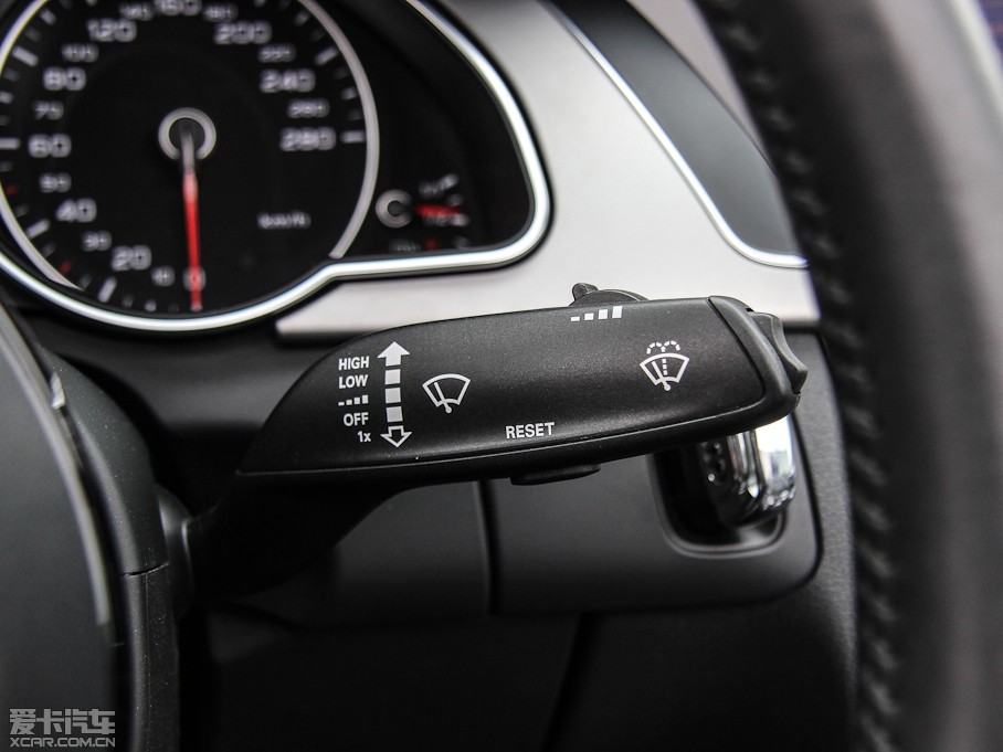 2012��?yu��n)W��A5 Cabriolet 2.0TFSI Cabriolet