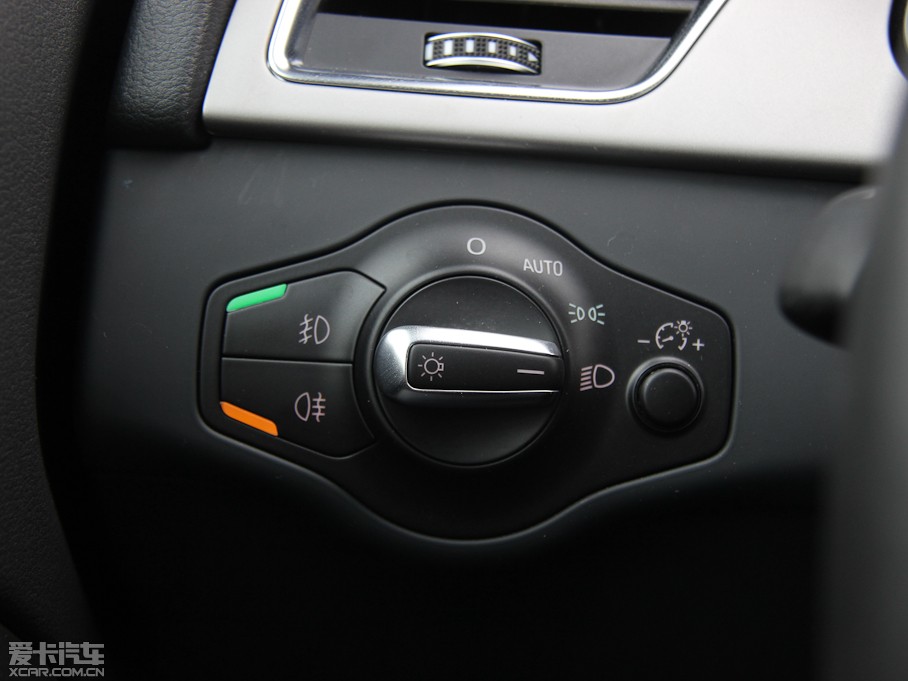 2012��?yu��n)W��A5 Cabriolet 2.0TFSI Cabriolet