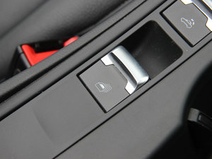 2012��2.0TFSI Cabriolet �п؅^(q��)