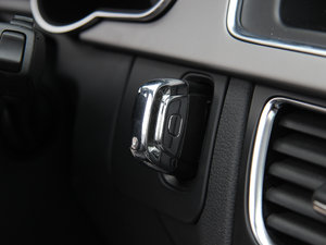 2012��2.0TFSI Cabriolet �п؅^(q��)