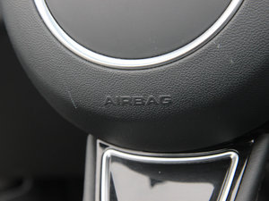 2012��2.0TFSI Cabriolet �п؅^