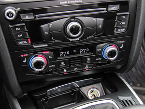 2012��2.0TFSI Cabriolet ���{�{��