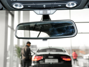 2012��2.0TFSI Cabriolet ܇��(n��i)��ҕ�R