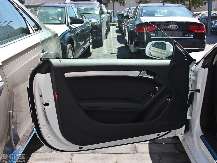 2012?yun)WA5 Coupe 2.0TFSI Coupe