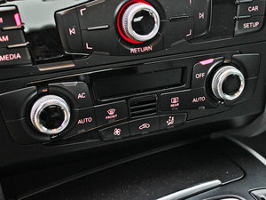 20122.0TFSI Coupe {(dio){(dio)(ji)