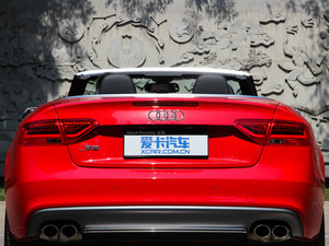 20123.0TFSI quattro Cabriolet ^