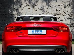 20123.0TFSI quattro Cabriolet ^