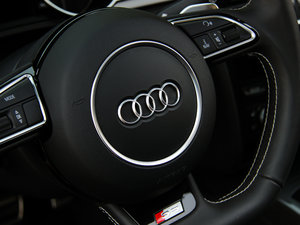 20123.0TFSI quattro Cabriolet п؅^