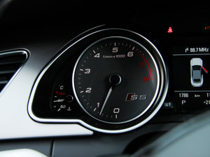 20123.0TFSI quattro Cabriolet п؅^